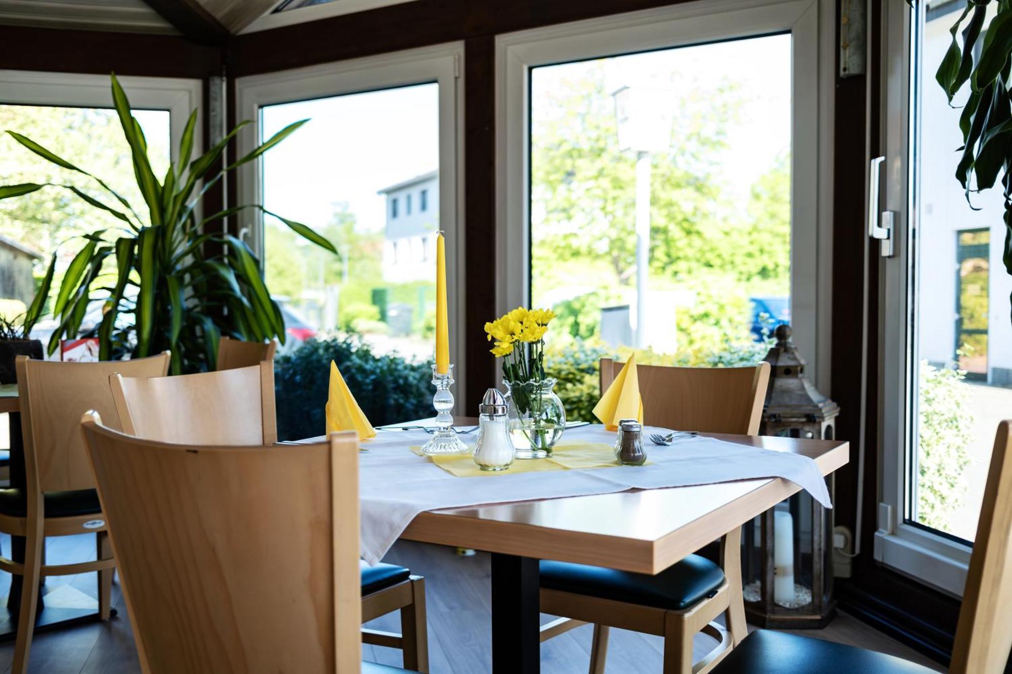 Restaurant & Hotel Storchenklause Storkow  Extérieur photo