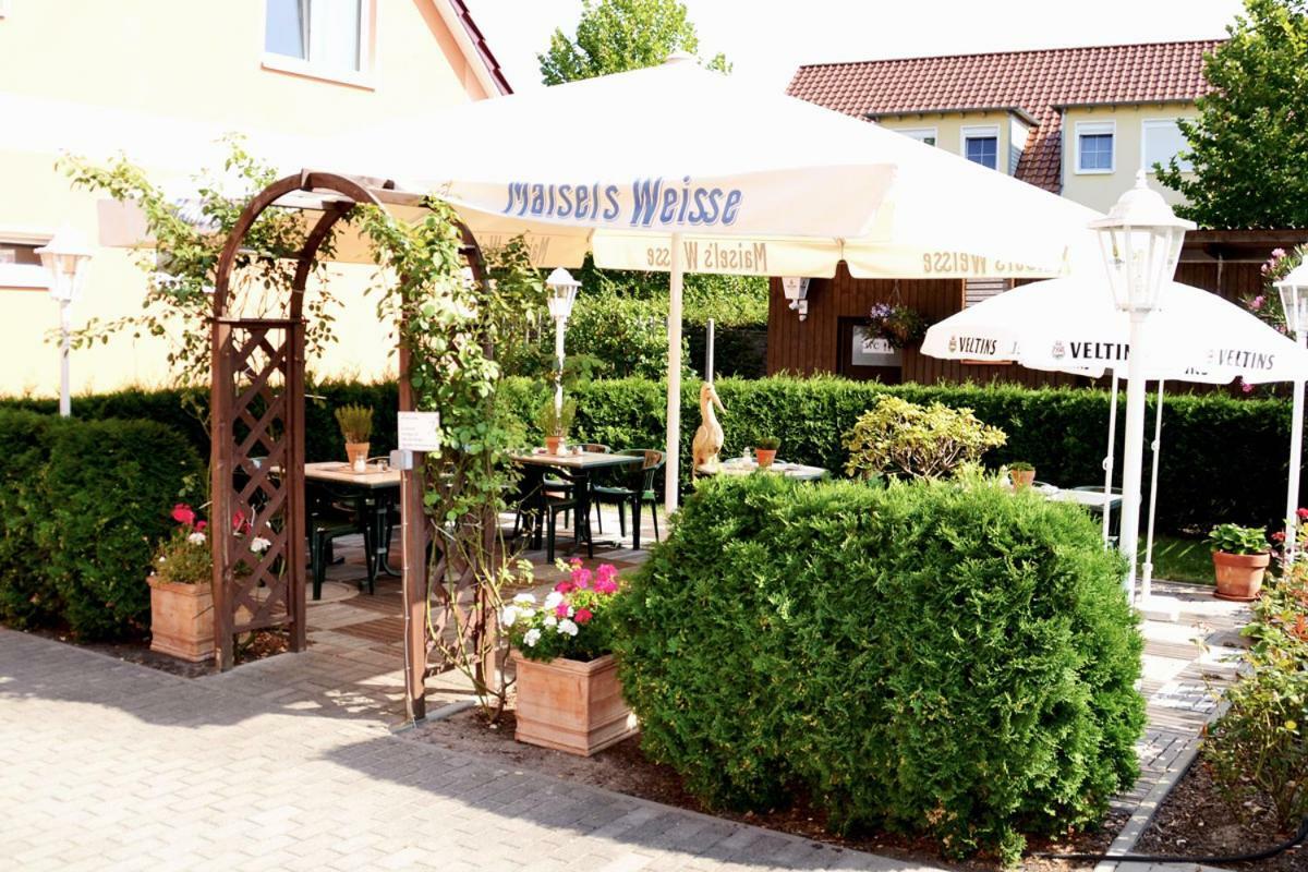 Restaurant & Hotel Storchenklause Storkow  Extérieur photo