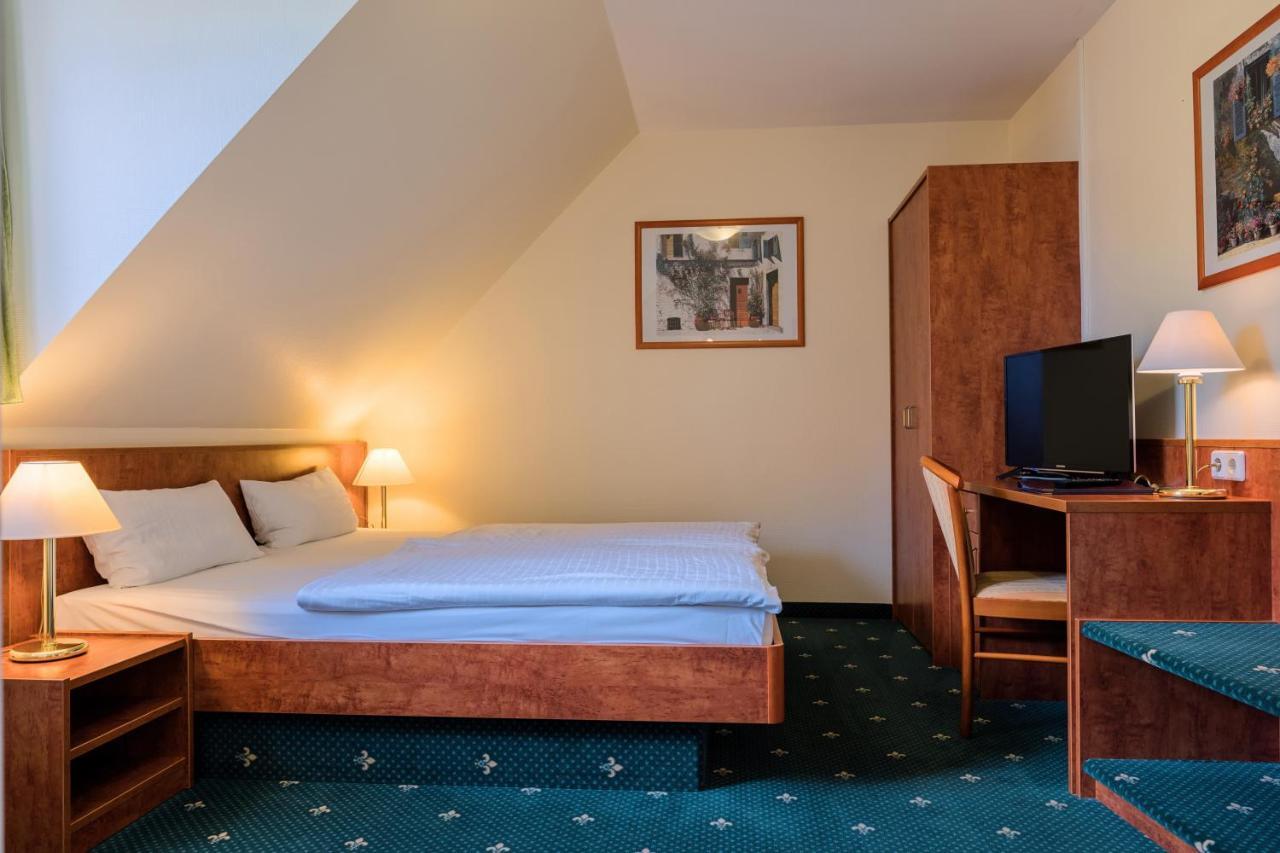 Restaurant & Hotel Storchenklause Storkow  Extérieur photo